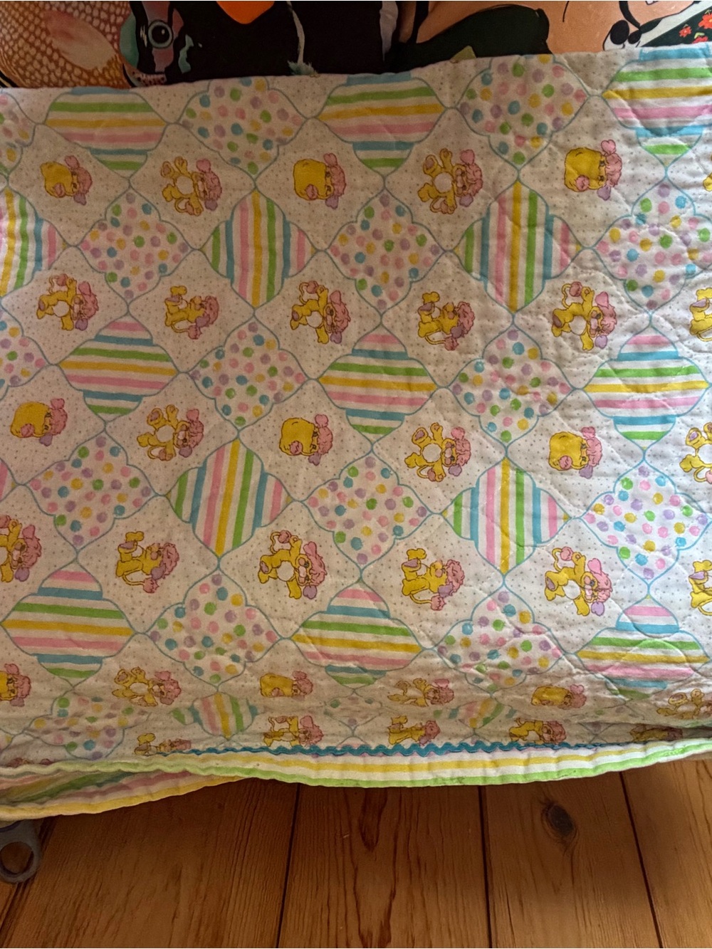 Vintage POPPLES baby quilt pastel rainbow